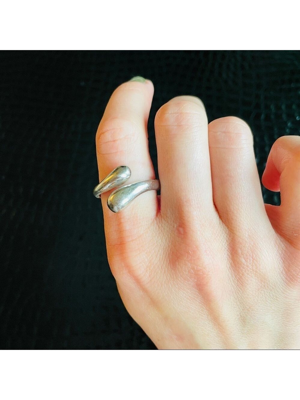 TEAR DROP SWIRL WRAP AROUND STERLING SILVER OPEN MODERNIST RING